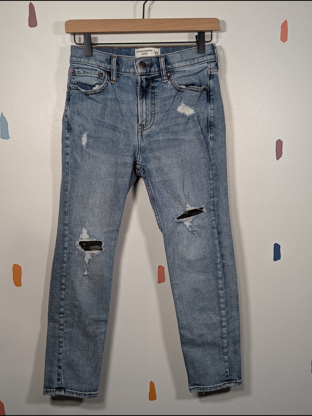 Abercrombie Kids Taper Fit Distressed Jeans Size 11/12